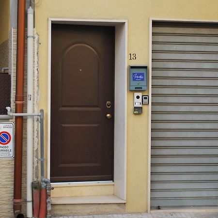 Indipendence Home Brindisi Luaran gambar
